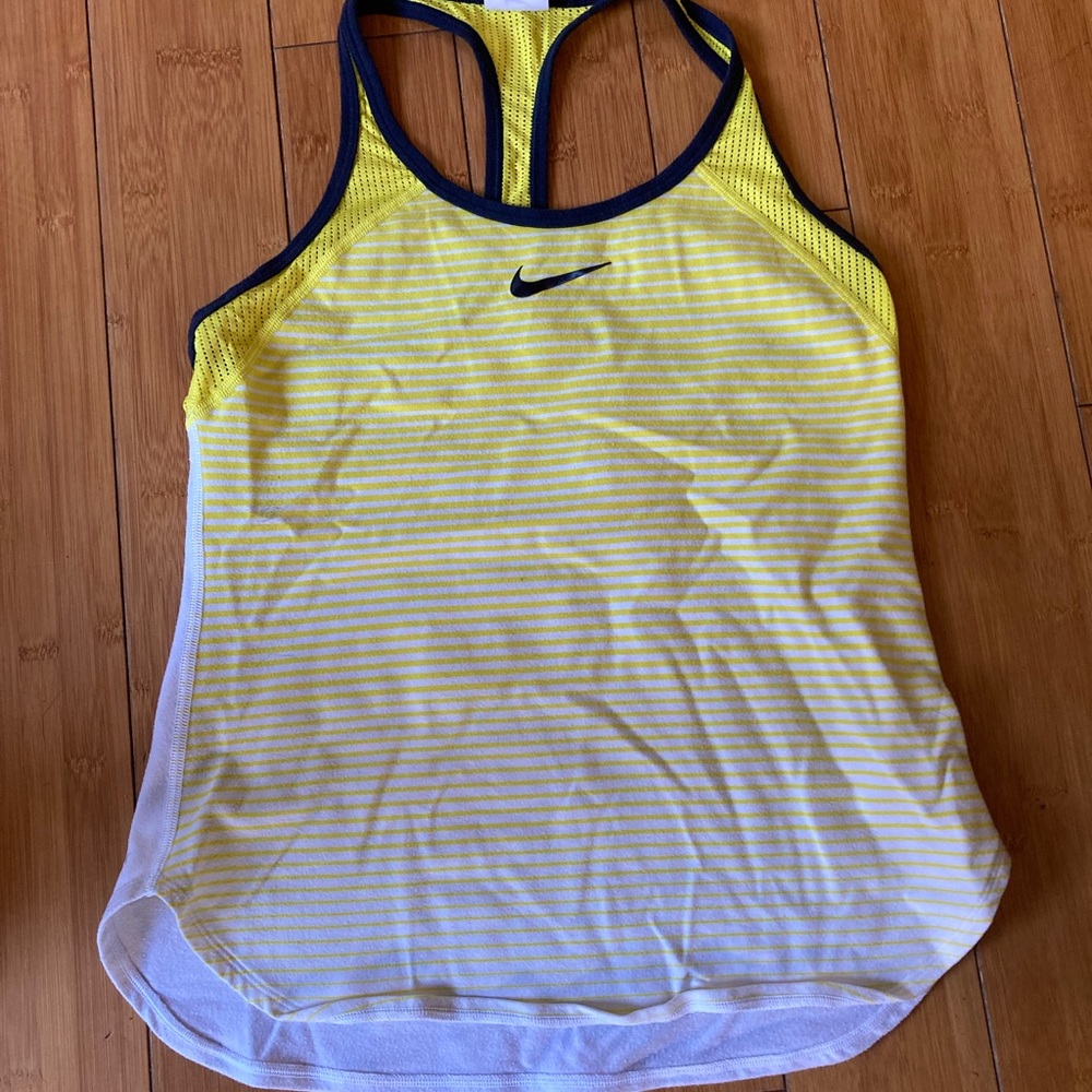 Tennis top